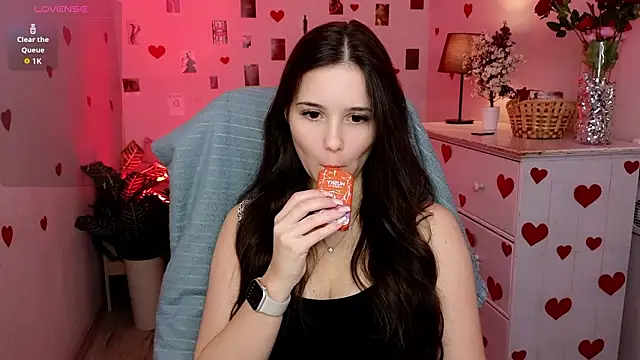 Snapshot of Daniels_Beth chatting on February 27, 11:10 am Daniels Beth online show from February 27, 11:10 am