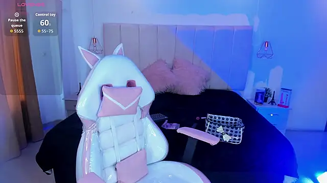 Gyal 8  online show from November 24, 7:57 pm