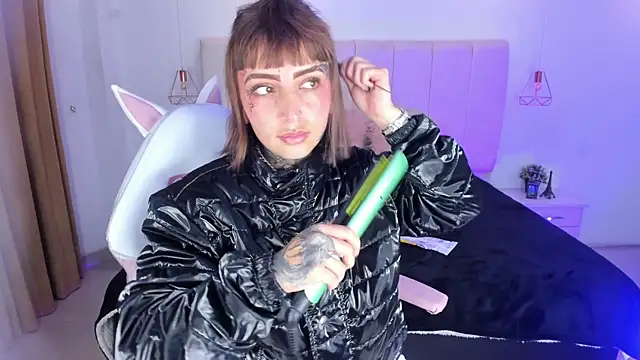 Gyal 8  online show from November 28, 4:04 am