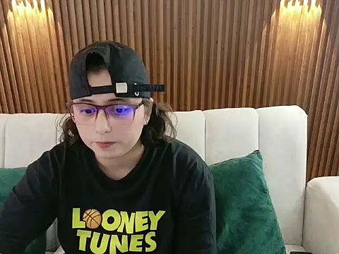 dirty feelena online show from February 4, 5:30 pm