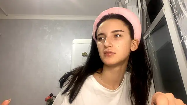 Snapshot of TifanyRawi chatting on September 25, 8:23 pm TifanyRawi online show from September 25, 8:23 pm