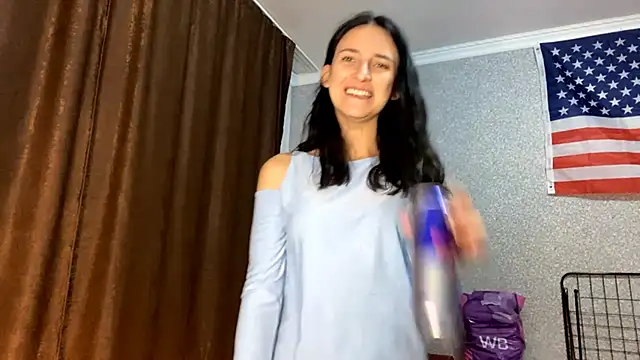 Snapshot of TifanyRawi chatting on October 1, 9:43 pm TifanyRawi online show from October 1, 9:43 pm
