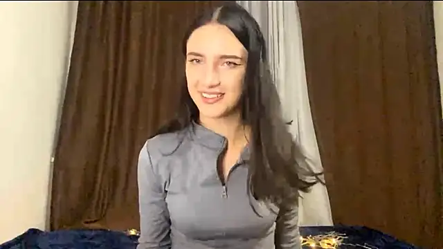 Snapshot of TifanyRawi chatting on October 7, 8:39 pm TifanyRawi online show from October 7, 8:39 pm