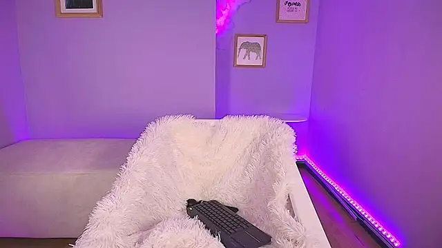 Snapshot of cat_nasty chatting on February 10, 2:32 pm cat nasty online show from February 10, 2:32 pm