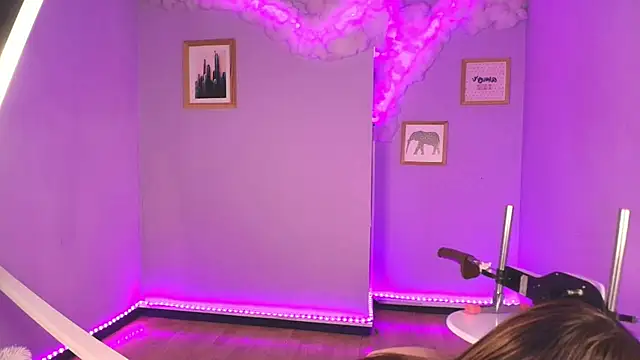 Snapshot of cat_nasty chatting on February 19, 4:25 pm cat nasty online show from February 19, 4:25 pm