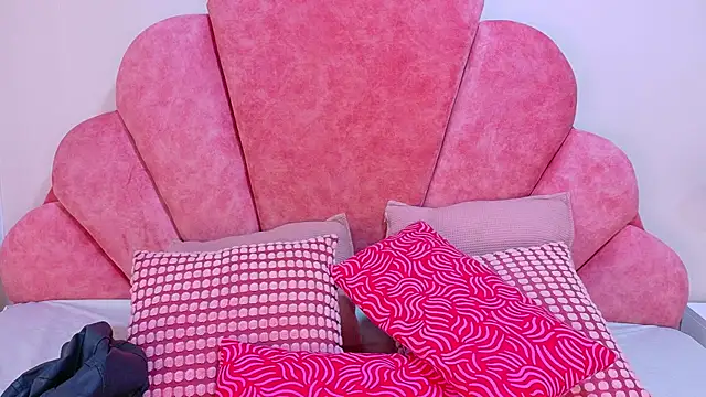 MyApril   online show from April 10, 12:32 pm