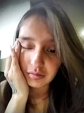 Snapshot of Karla-giraldo_ chatting on October 9, 9:02 pm Karla-giraldo online show from October 9, 9:02 pm