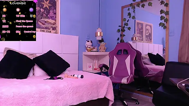 PenelopeBond online show from November 27, 7:43 am