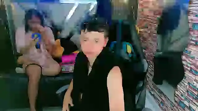 Snapshot of Twindesires chatting on September 20, 6:03 am Twindesires online show from September 20, 6:03 am