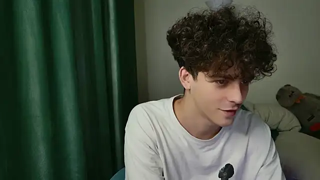 Snapshot of dreamgonetan chatting on September 23, 1:19 am dreamgonetan online show from September 23, 1:19 am