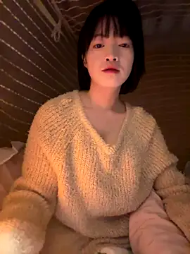 Snapshot of Tramy_xx chatting on October 14, 2:12 am Tramy xx online show from October 14, 2:12 am