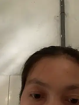 Snapshot of Halyy_xx chatting on February 16, 2:29 am Halyy xx online show from February 16, 2:29 am