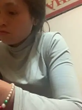 Snapshot of Halyy_xx chatting on February 24, 5:11 pm Halyy xx online show from February 24, 5:11 pm