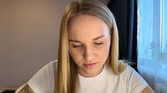 TanekaBoitel online show from November 18, 11:36 am