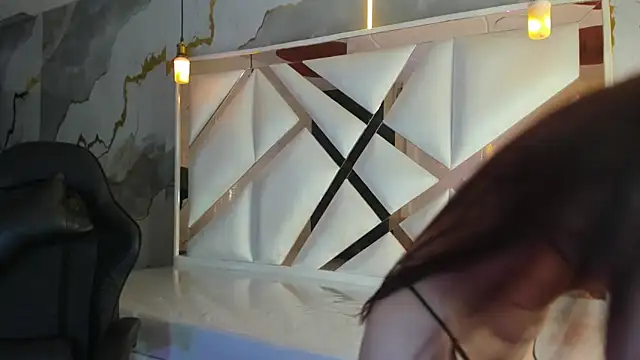 mia tf online show from November 14, 1:43 pm