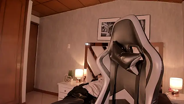 HaathorX online show from November 1, 10:34 pm