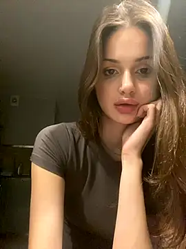 Snapshot of SoShyEmmyyy chatting on September 21, 5:25 pm SoShyEmmyyy online show from September 21, 5:25 pm