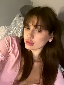 Snapshot of SoShyEmmyyy chatting on October 5, 6:39 pm SoShyEmmyyy online show from October 5, 6:39 pm