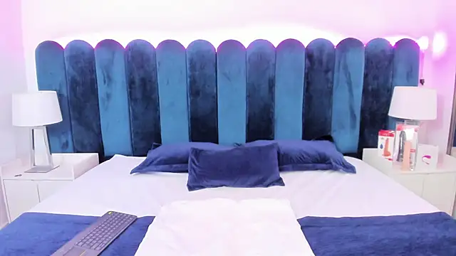 Snapshot of VanessaParis__ chatting on November 7, 9:04 pm VanessaParis online show from November 7, 9:04 pm