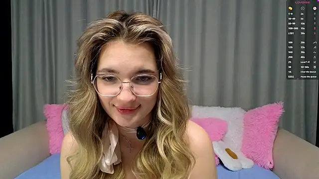 vivyboo111 online show from November 26, 8:32 pm