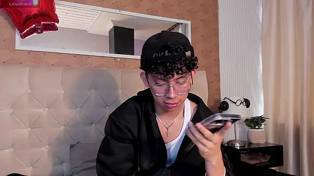 liam twiink online show from March 9, 4:55 pm