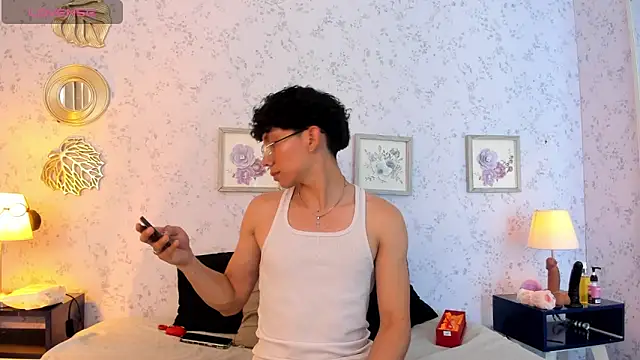 liam twiink online show from March 19, 7:51 pm