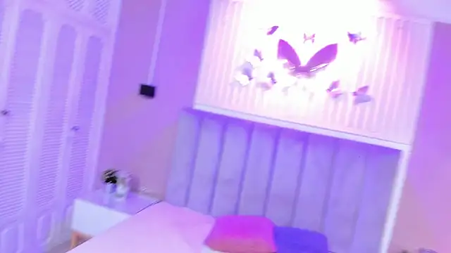 isa vel online show from October 31, 7:48 pm