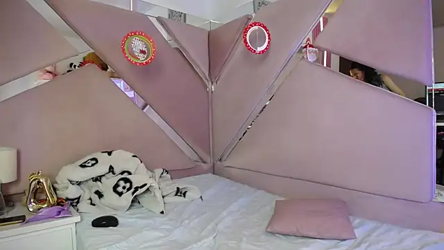 oblivionlove online show from December 13, 8:47 pm