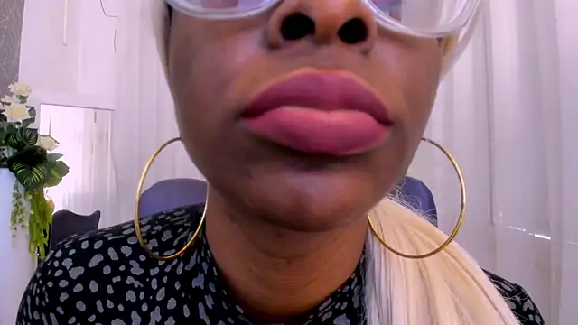 LolaJenkinss online show from November 29, 1:14 pm