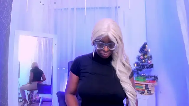 LolaJenkinss online show from December 17, 10:43 am