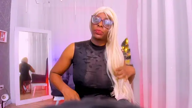 LolaJenkinss online show from December 19, 12:56 pm