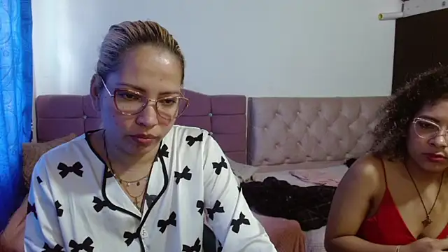 Snapshot of LITTLEKITTY19 chatting on January 31, 7:11 pm LITTLEKITTY19 online show from January 31, 7:11 pm