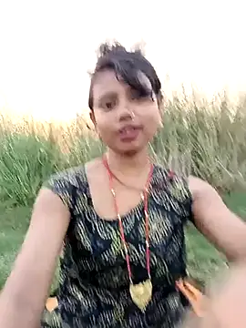Snapshot of Indian_GIRL_BR chatting on October 16, 11:33 am Indian GIRL BR online show from October 16, 11:33 am