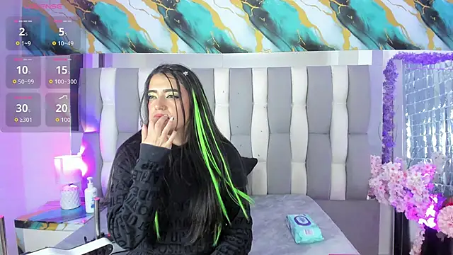 IsaDiiaz online show from April 17, 7:11 am