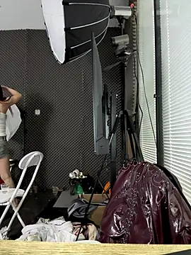 YY-27 online show from November 20, 9:20 am