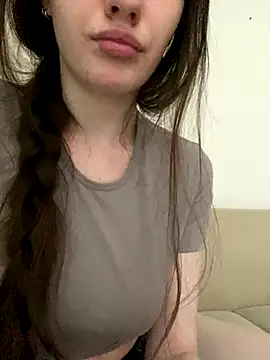 Snapshot of shrie_beverly69 chatting on October 8, 9:29 am shrie beverly69 online show from October 8, 9:29 am