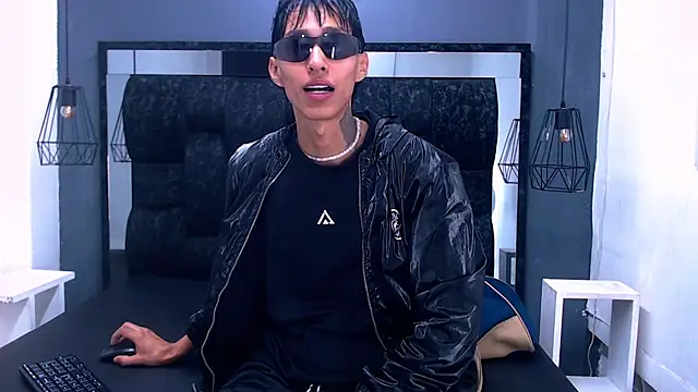 Snapshot of Daniel_delux_ chatting on October 28, 12:19 pm Daniel delux online show from October 28, 12:19 pm