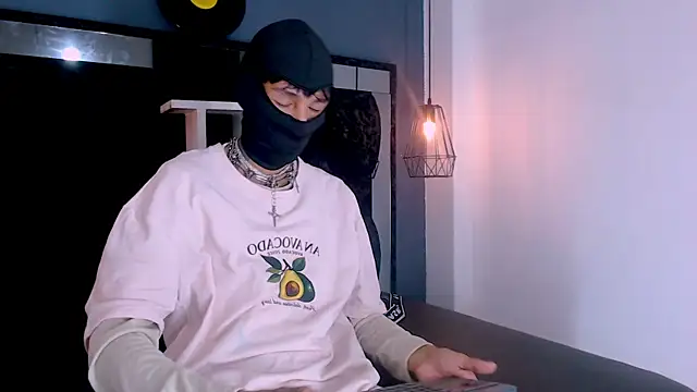 Snapshot of Daniel_delux_ chatting on November 22, 2:05 pm Daniel delux online show from November 22, 2:05 pm