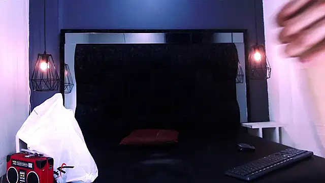 Snapshot of Daniel_delux_ chatting on November 30, 11:47 am Daniel delux online show from November 30, 11:47 am