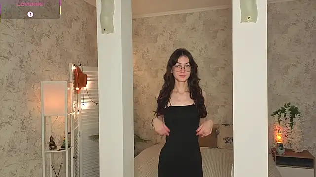 ReneeLippeatt online show from October 11, 8:40 pm