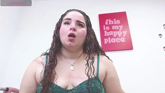 AmandaaWats online show from April 3, 4:05 pm