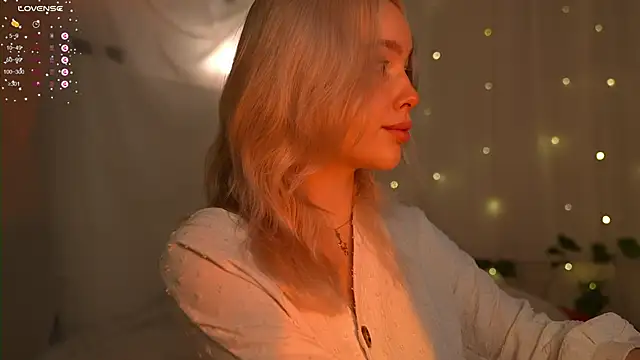 Snapshot of mother__of__dragons chatting on September 22, 9:28 pm mother of dragons online show from September 22, 9:28 pm