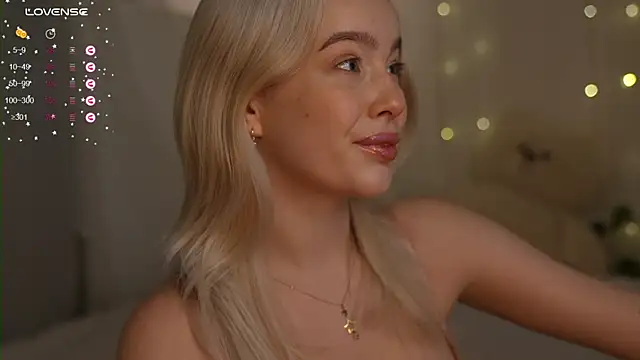 Snapshot of mother__of__dragons chatting on October 2, 9:44 pm mother of dragons online show from October 2, 9:44 pm