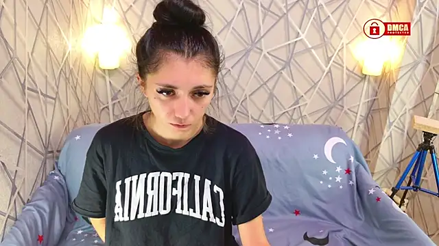 Charming LIA online show from November 6, 5:14 pm