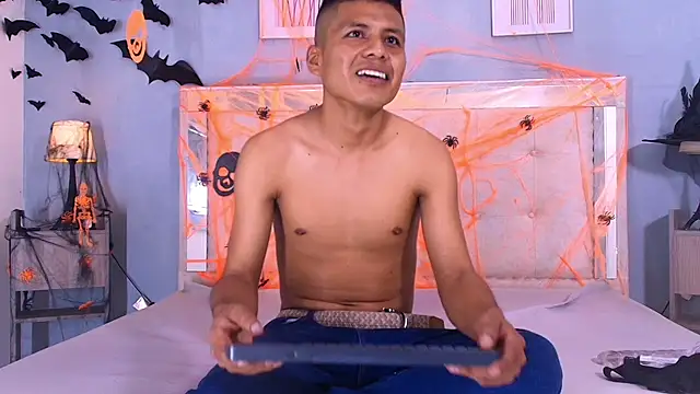 Snapshot of marcus_hans_ chatting on October 28, 6:10 pm marcus hans online show from October 28, 6:10 pm