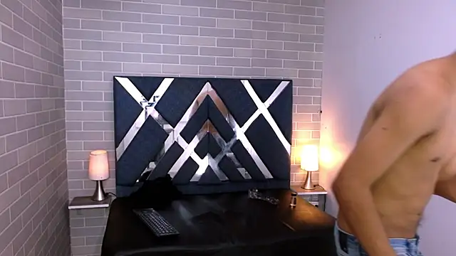 Snapshot of marcus_hans_ chatting on November 21, 6:39 pm marcus hans online show from November 21, 6:39 pm