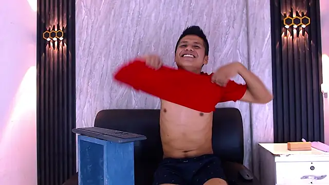 Snapshot of marcus_hans_ chatting on November 22, 8:08 pm marcus hans online show from November 22, 8:08 pm