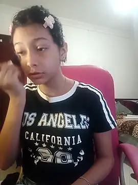 xoxo milk online show from November 10, 4:17 pm