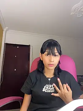 xoxo milk online show from December 4, 5:21 pm