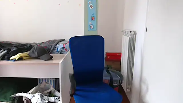 Snapshot of muscoloporco chatting on October 10, 8:24 am muscoloporco online show from October 10, 8:24 am